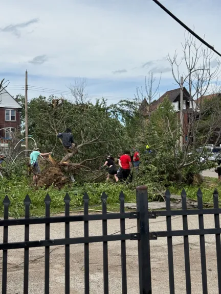 When the storm hit 004